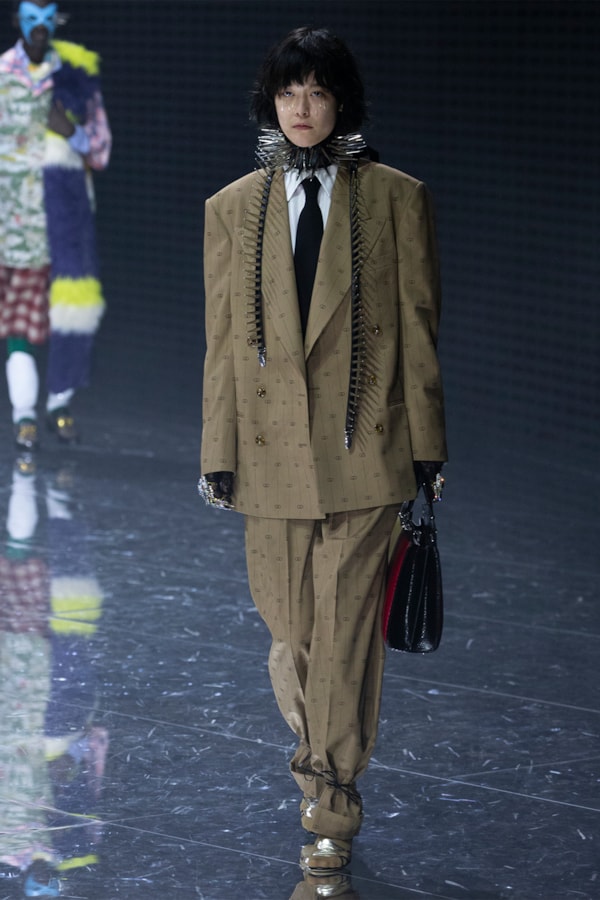 GUCCI ２０１９年秋冬　レア　ランバス柄のポンチョ DiaryPhotogalleryVertical_S93-