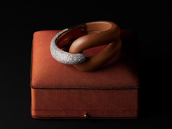 アート・デザイン・音楽 Book of Gucci by Gucci Limited Edition The Gucci 100 collection hits all the right notes for music