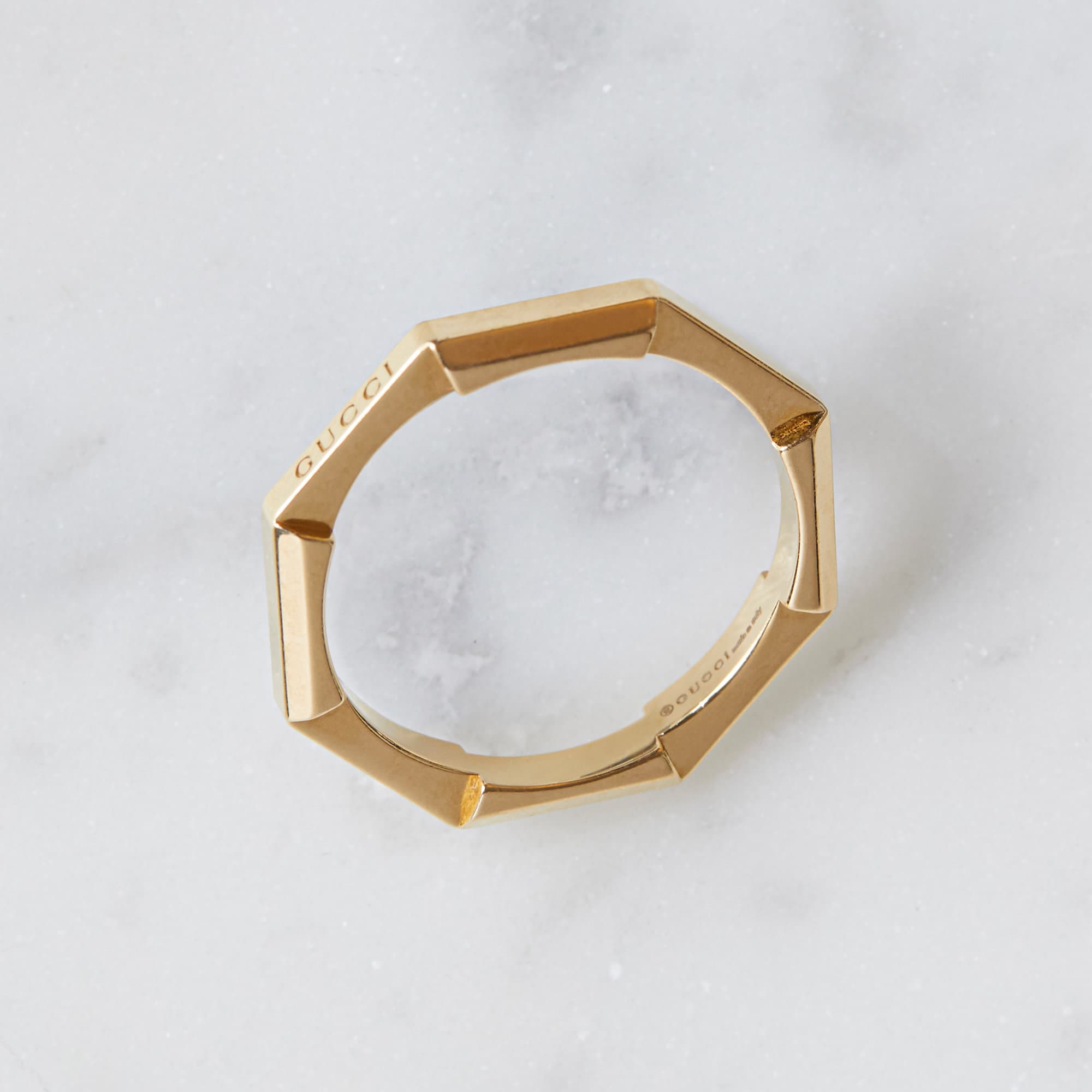 https://media.gucci.com/dynamic/b3c8/3JMcI49PBDtNCoxDbrDqculC91OOEXqAu5itbf4vRTeVShF9T4HmJz5t_f_8gZJzVRMUuUwFPhYg4UqAHDtGekKPDRjcf5joKQcRoveoWwEIjsUvvqsRFMFzLT7SNlhbdSwrTCabVCX5pxbg94yPTplJK6Nsje24lfShx4o3IU8oabPM3tvXABIh4yMVml17Vi2NFMgnwn+Hah9v228LiPVDsm8QEvh48Z+byF3xnLM=/Embossing_page_assets_Jwl.jpg