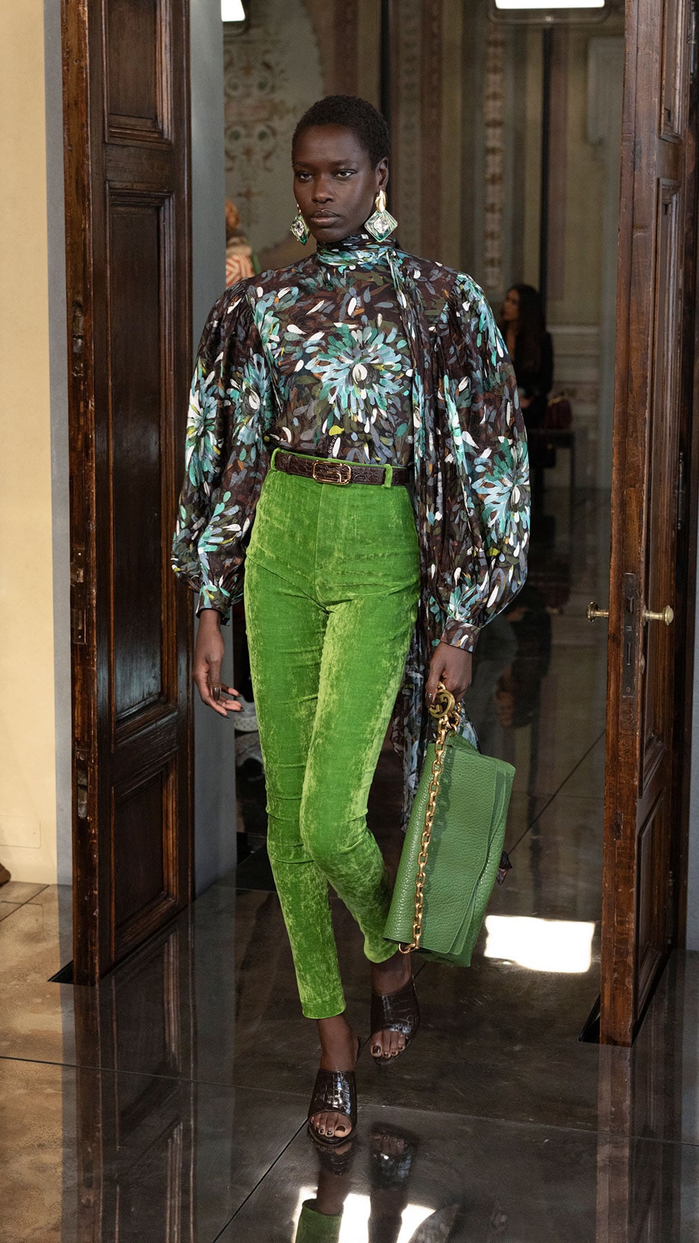 GUCCI Cruise 2026: Fashion Show | GUCCI®
