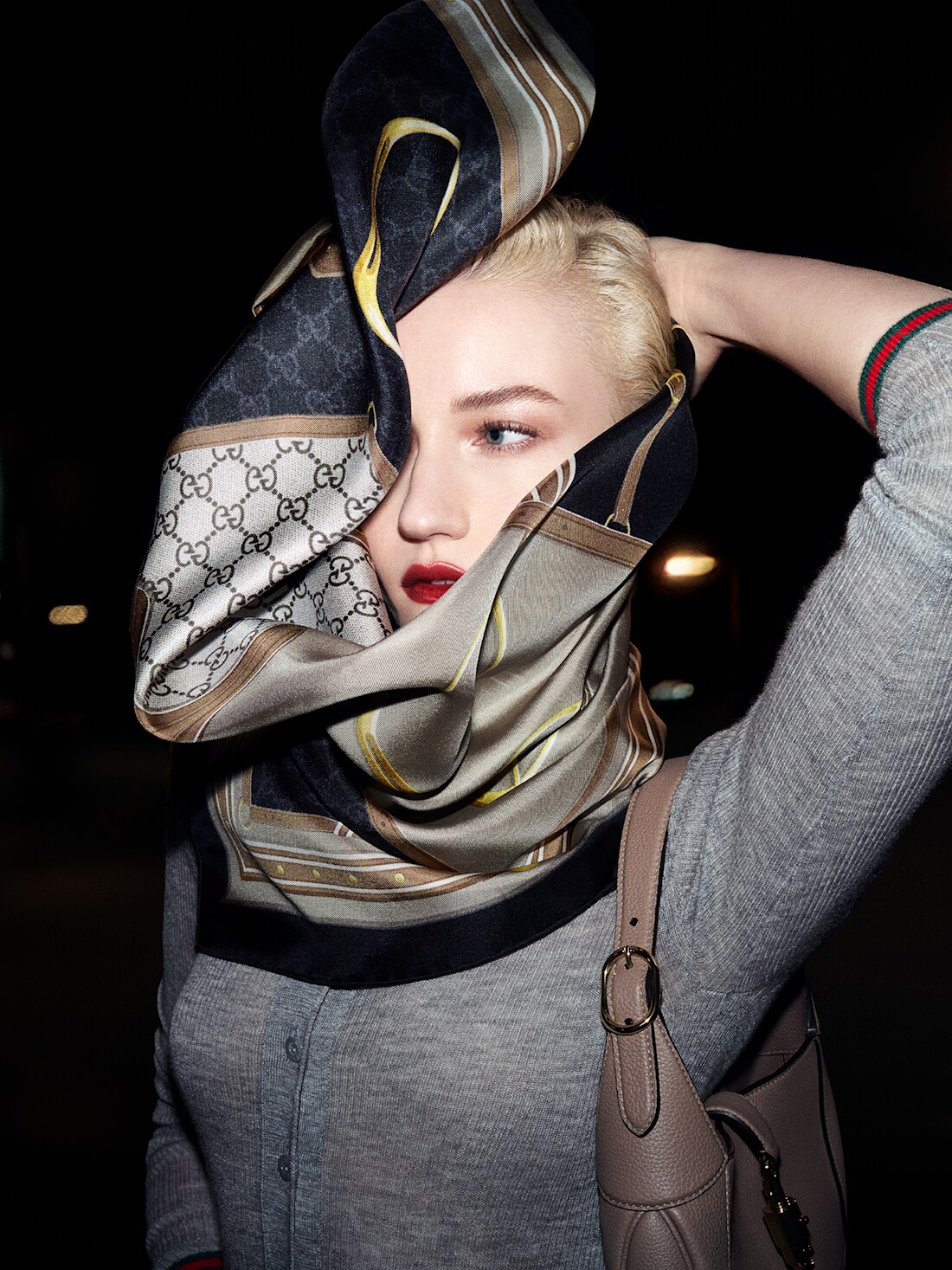 GUCCI 25S SCARF 90 IN SILK 697668