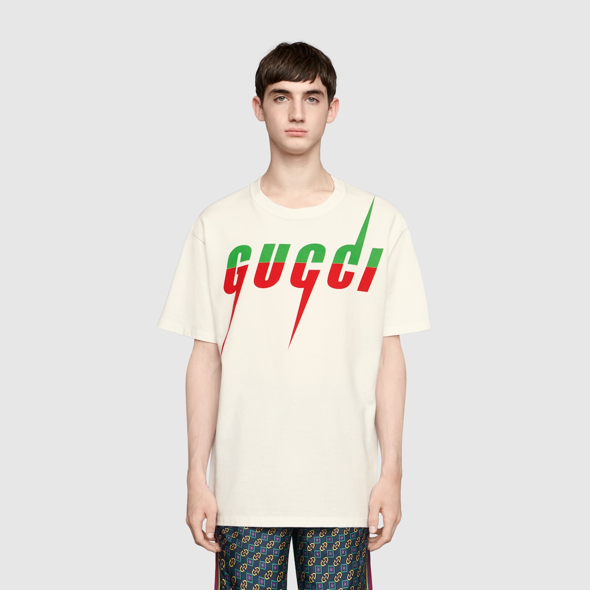 新品同様・定価約9万 GUCCI シャツ ロゴ総柄 GG ビー 刺繍 現行モデル