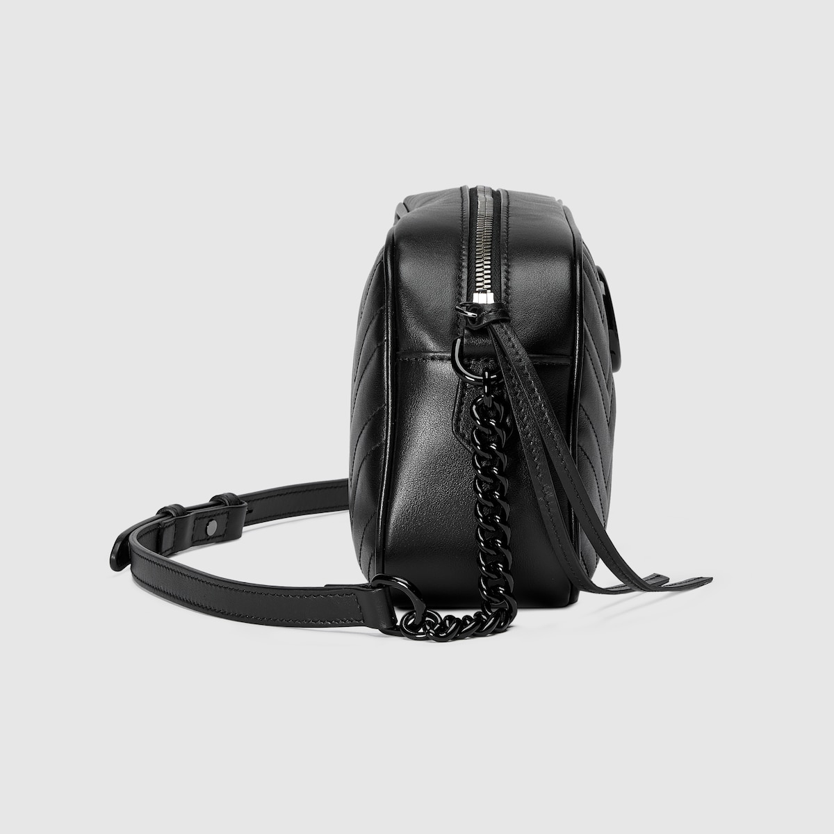 GUCCI GGマーモント スモールカメラバッグ ショルダーバッグ GGマーモント〕スモール カメラバッグ ・ブラック レザー