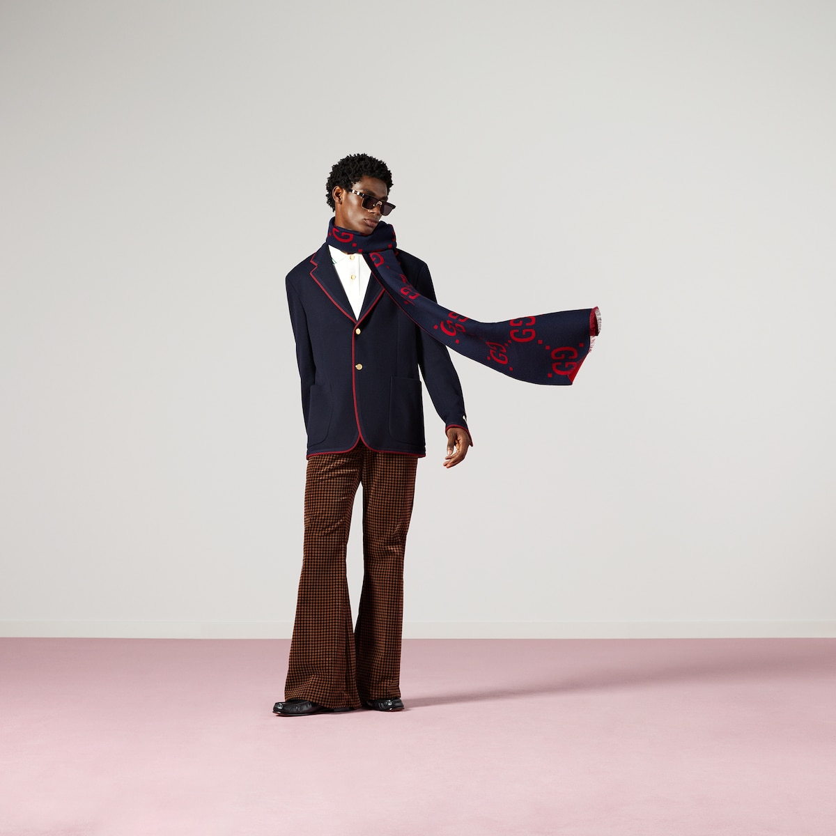 Gucci★素敵！SF Giant Blue Red Ivory Wool Blend Long Scarf GG jacquard silk wool shawl in dark blue | GUCCI® US