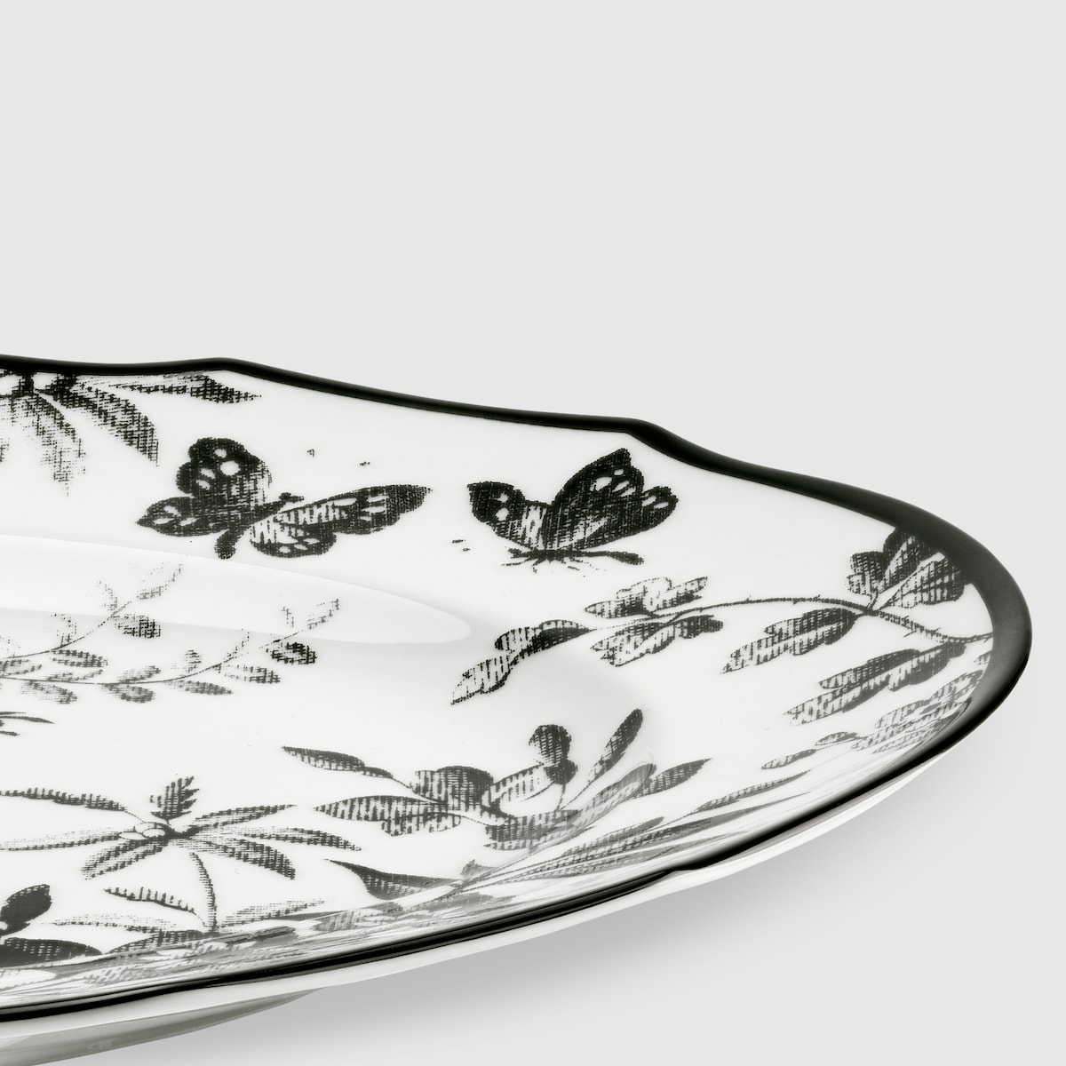 Herbarium oval tray in black and white porcelain