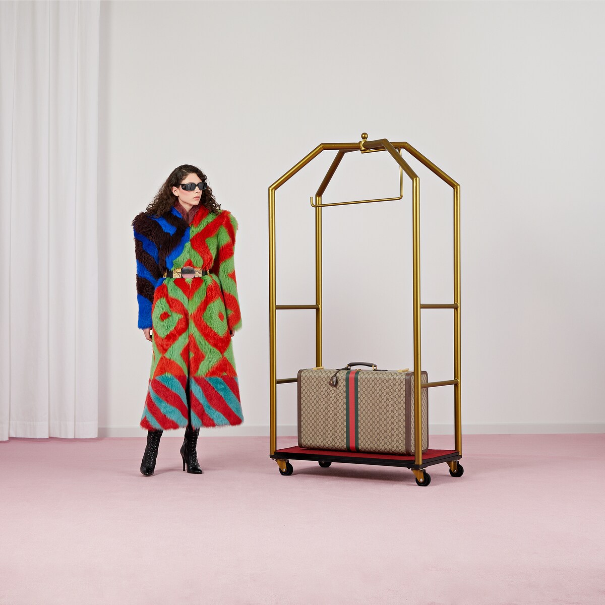 ウェブ ストライプ付き Gucci Savoyエクストララージ スーツ ウェブ ストライプ付き Gucci Savoyエクストララージ スーツ