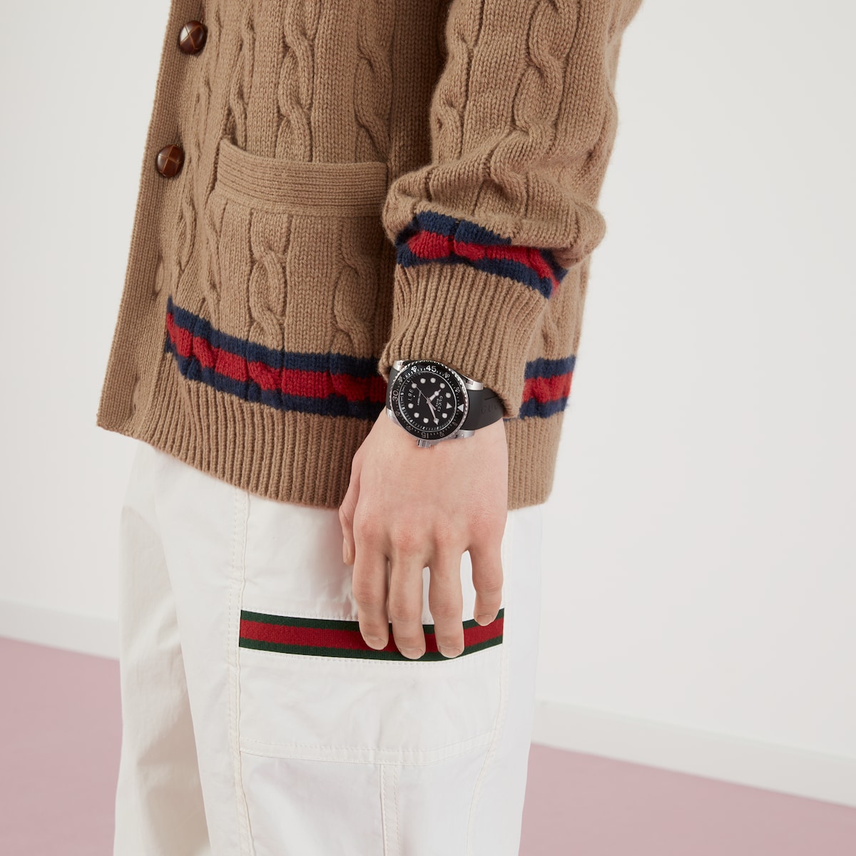 GUCCI Dive ブラック ラバーベルト 200M防水(45mm) GUCCI Dive ブラック ラバーベルト 200M防水(45mm)