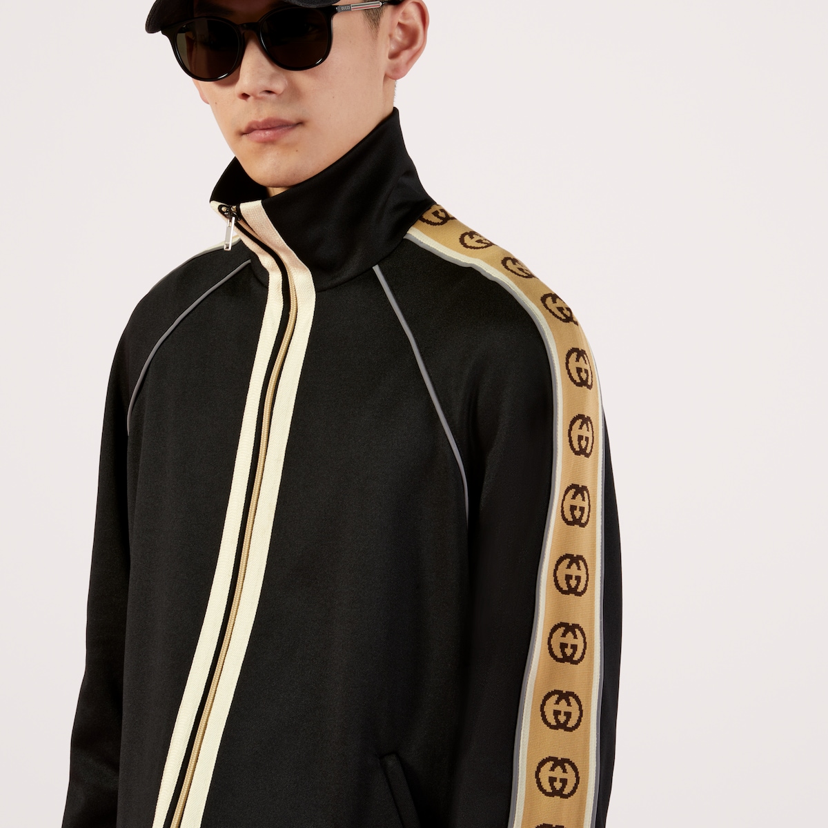 特価商品 GUCCI テクニカルジャージ TECHNICAL JERSEY JACKET上 