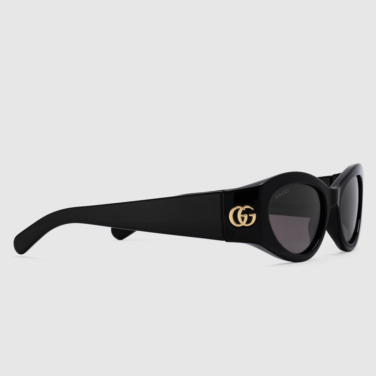 Cat-eye frame sunglasses in black acetate | GUCCI® US