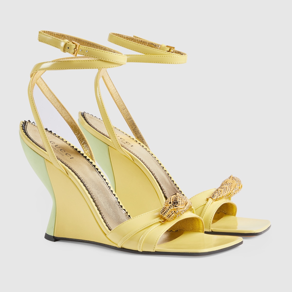 極美品　YELLO PATCH CHUNKY HEEL SANDALS Women's high heel sandal with hardware in yellow patent