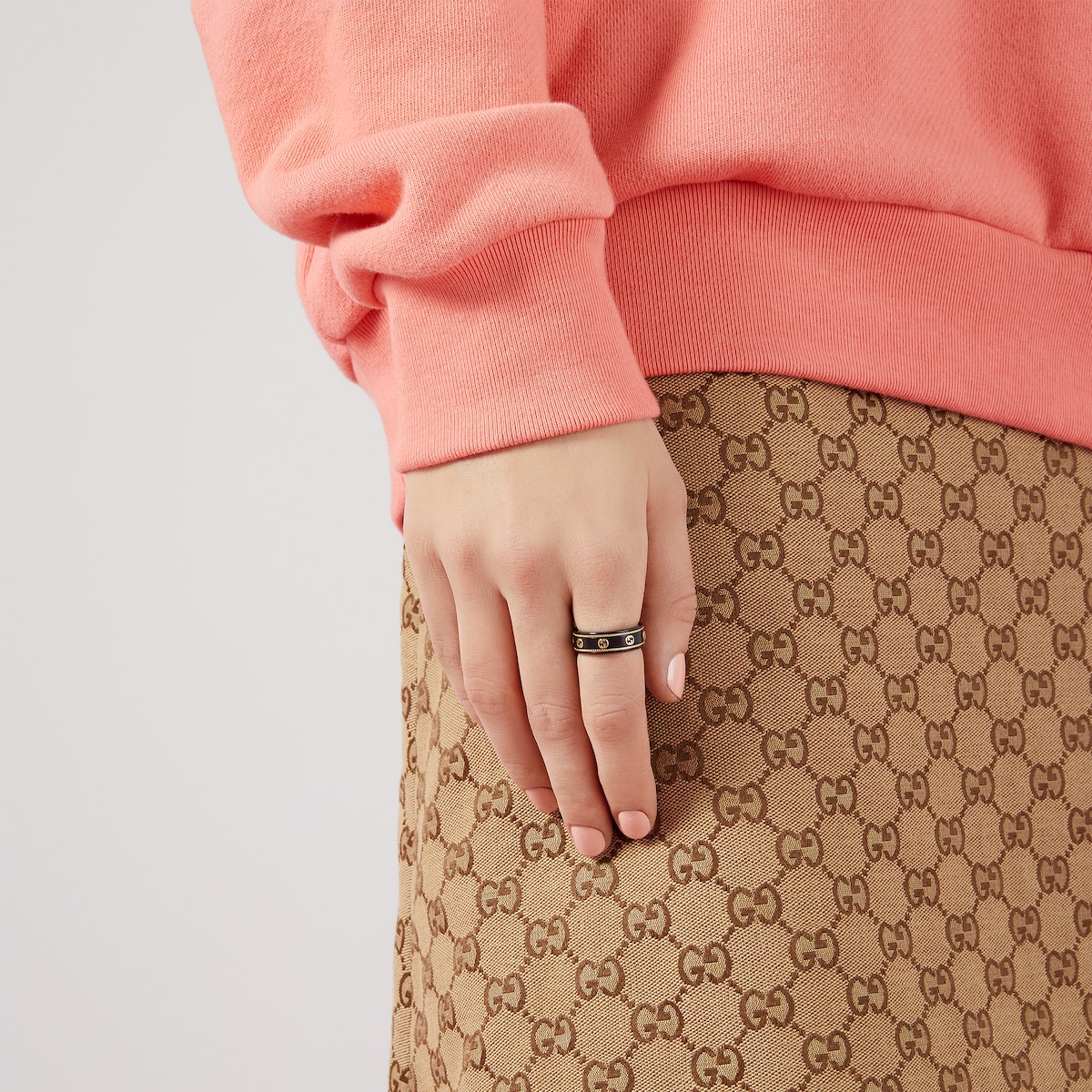 Icon 18k ring with Interlocking G