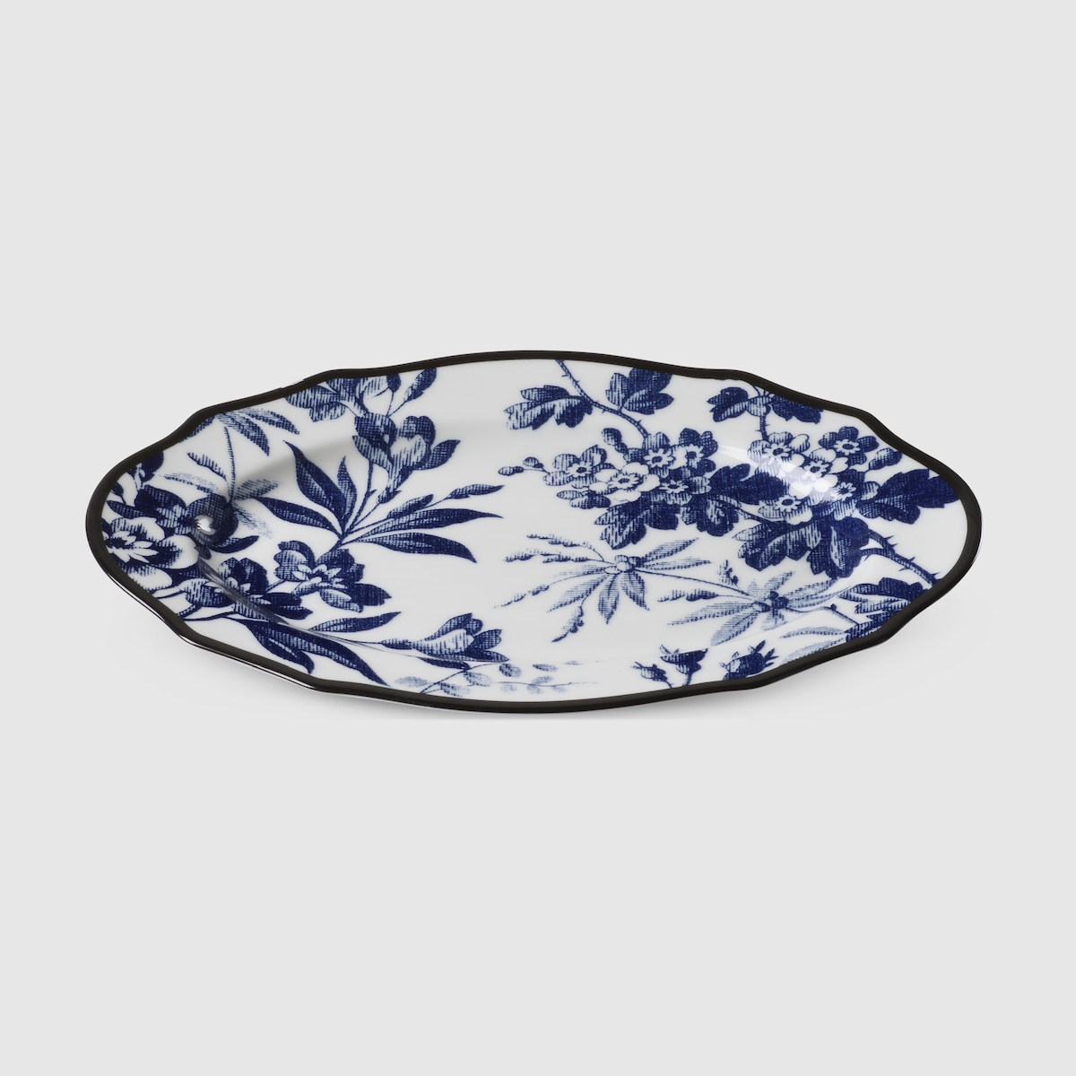assiette-hors-d-uvre-motif-herbarium-en-porcelaine-bleu-et-blanc