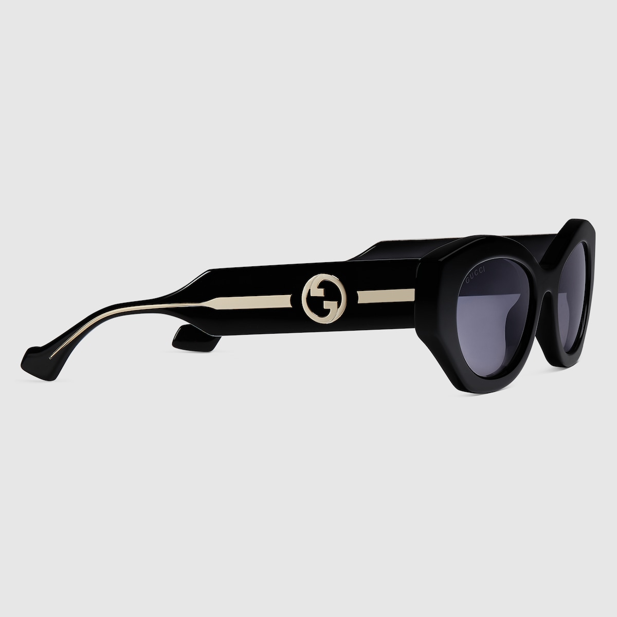 Oval frame sunglasses in black | GUCCI® US