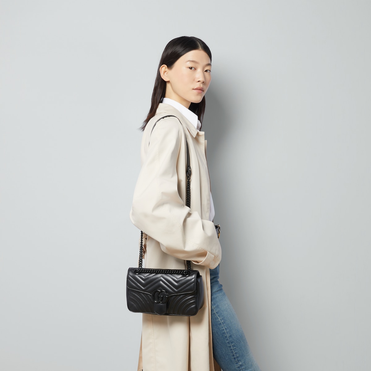 Borsa a spalla GG Marmont misura piccola in pelle nera GUCCI Italia