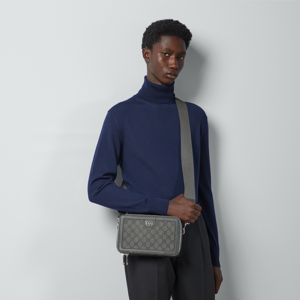 Ophidia small shoulder bag