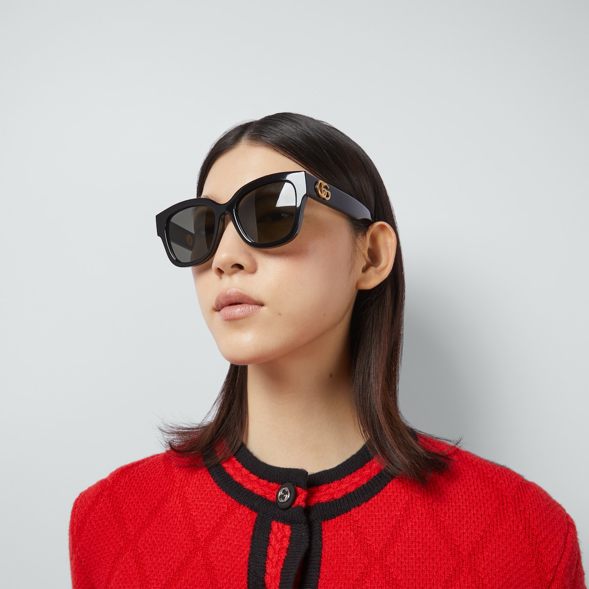 Low nose bridge round sunglasses in black acetate | GUCCI® SG