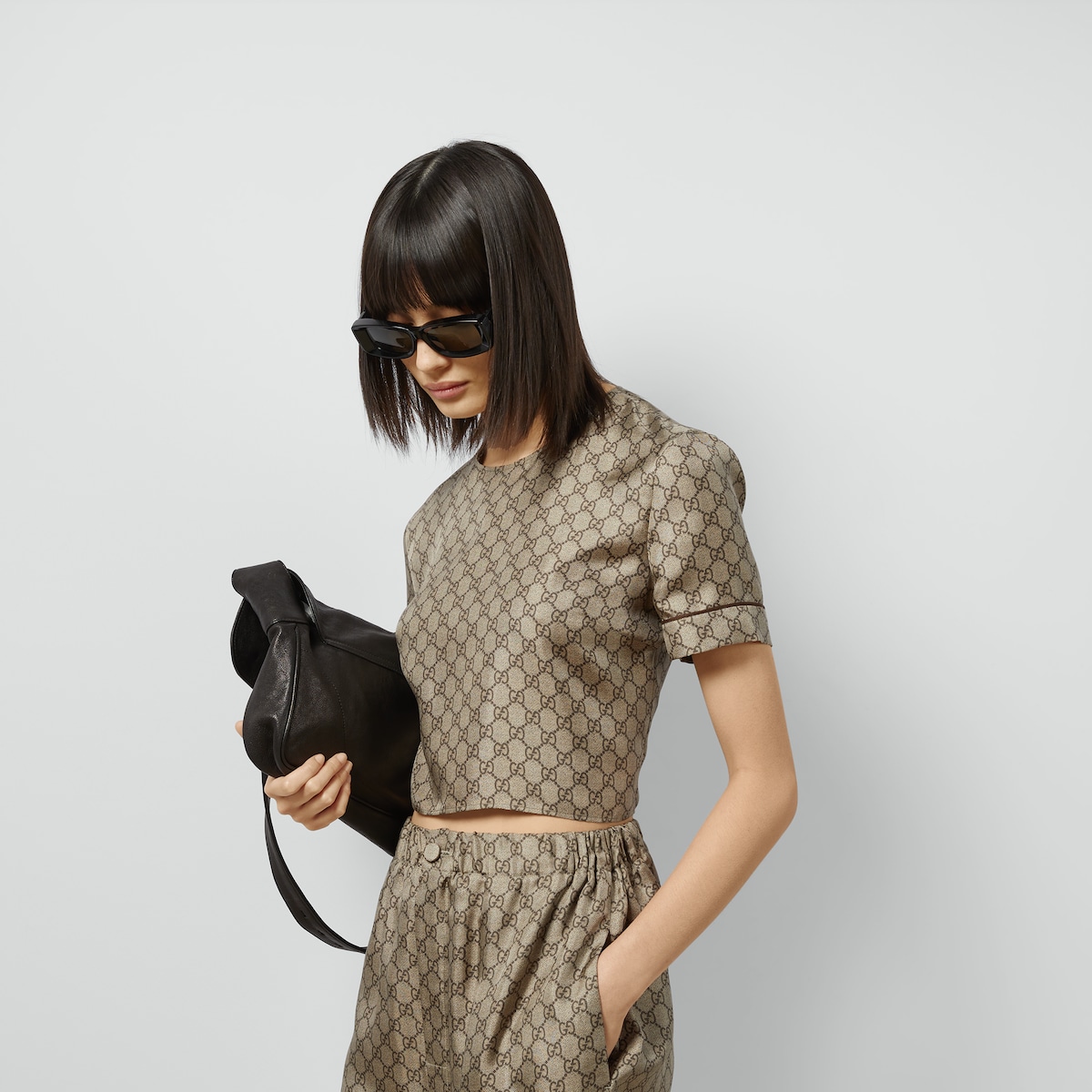 Tシャツ・カットソー GUCCI CASHMERE AND SILK TOP Cashmere and silk top with intarsia in light camel | GUCCI® US