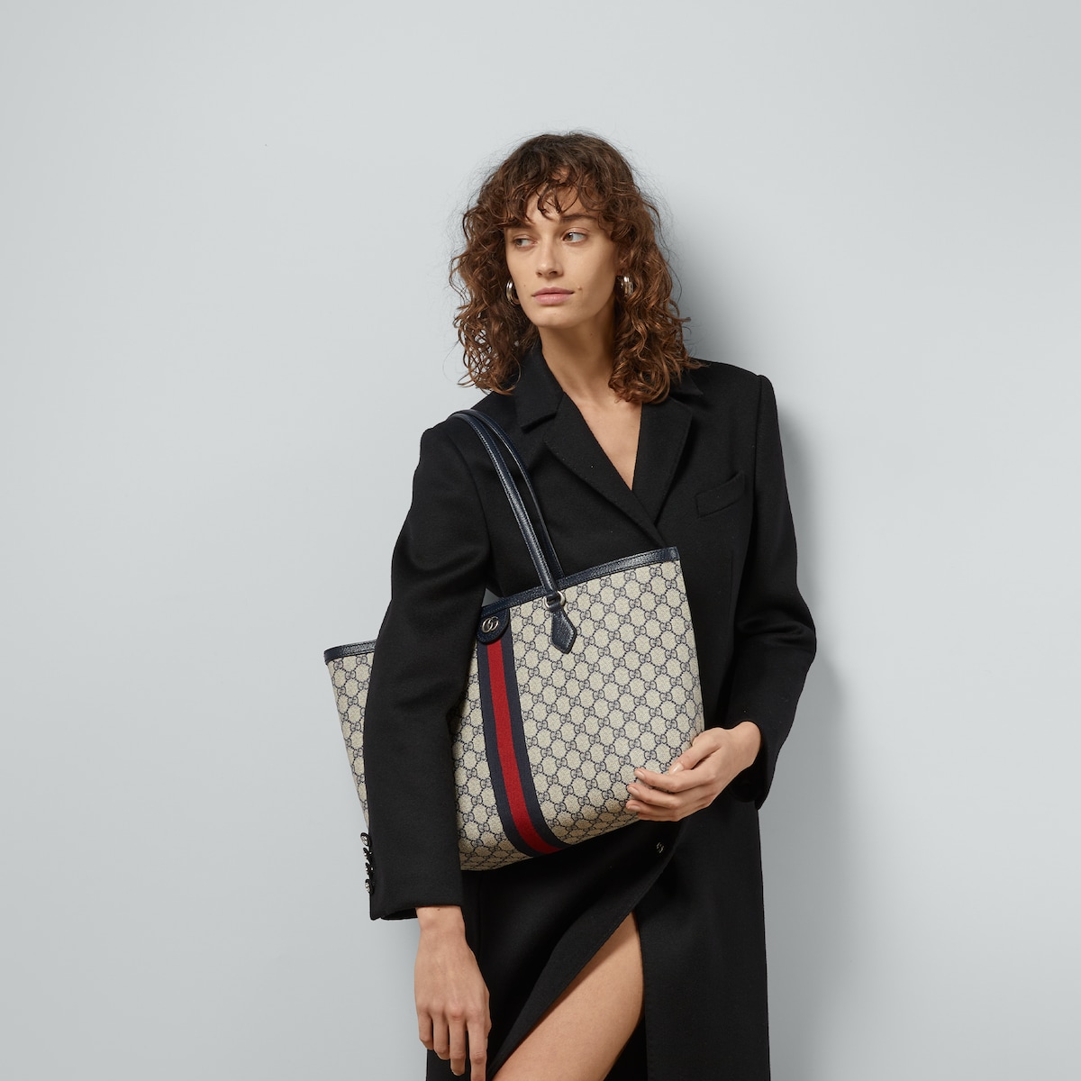 Ophidia large tote bag in beige and blue GG Supreme | GUCCI® US