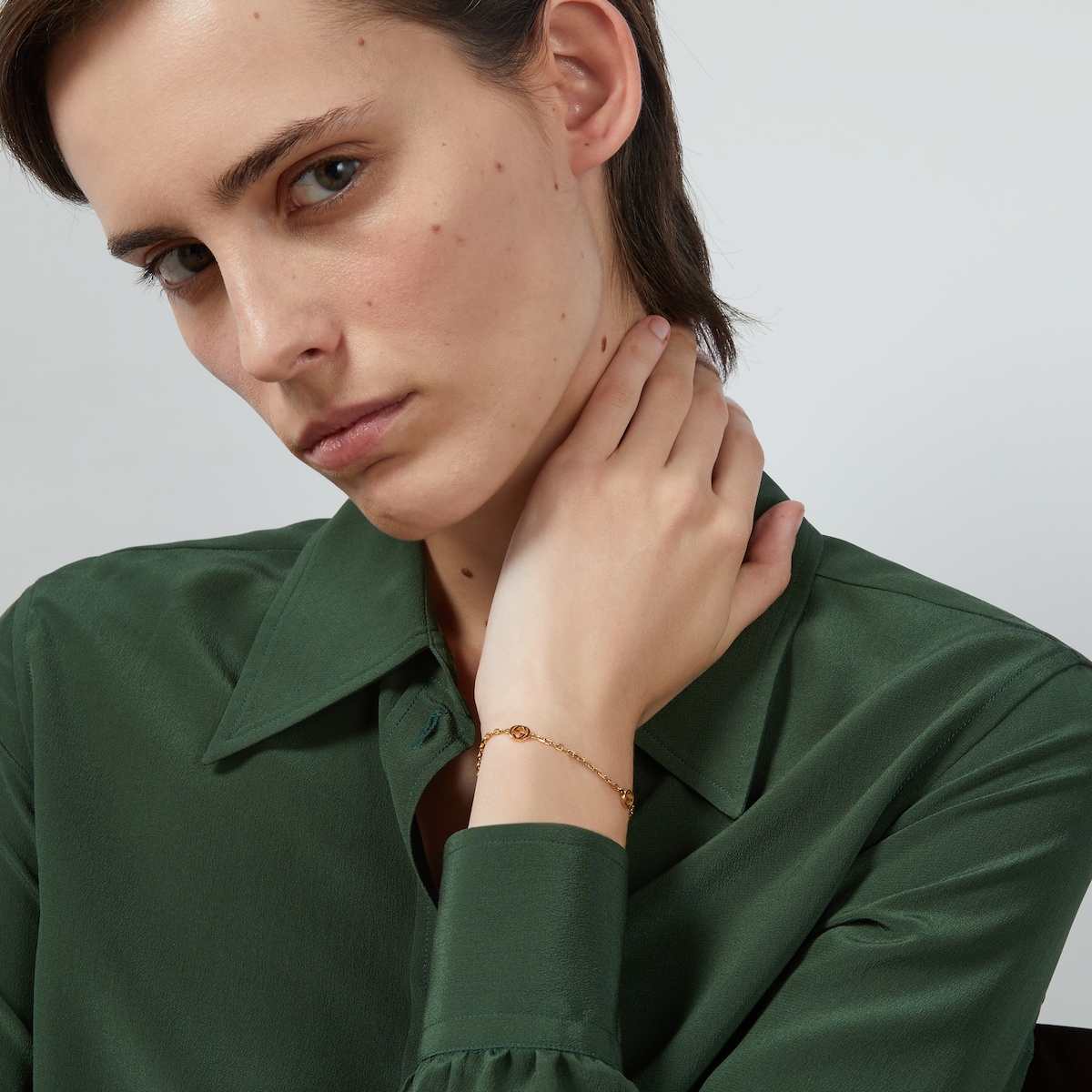 グッチ インターロッキング〕18K ブレスレット ・イエローゴールド