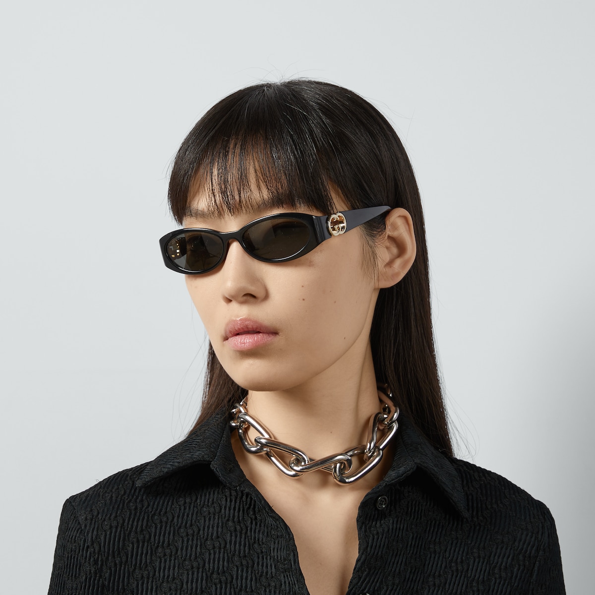 Low nose bridge fit sunglasses in black | GUCCI® SG