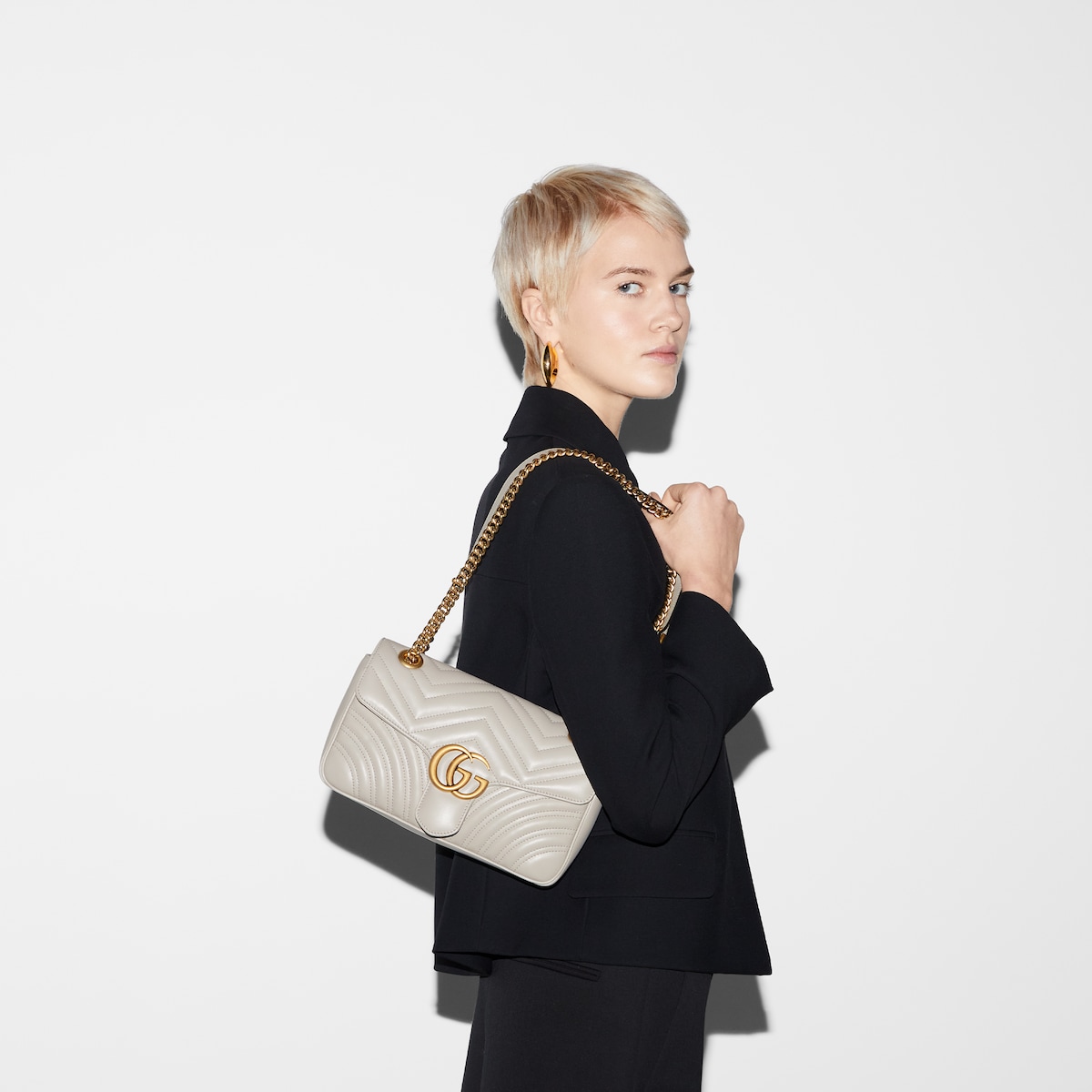 Sac a epaule GG Marmont petite taille en Cuir gris clair GUCCI FR