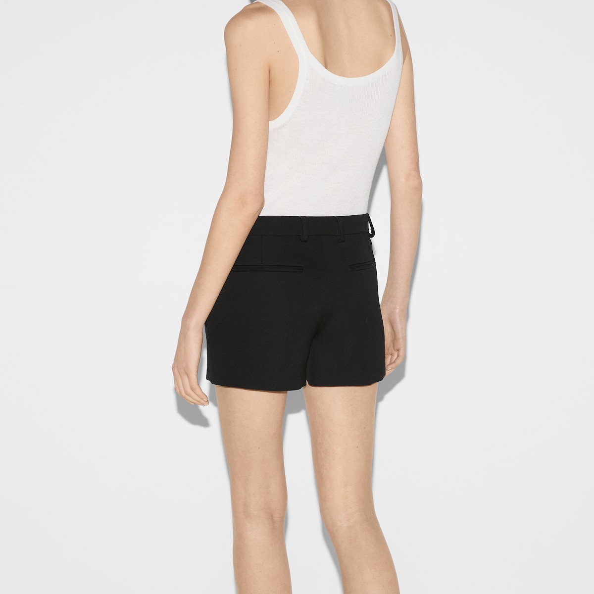 Wool shorts in black | GUCCI® RO