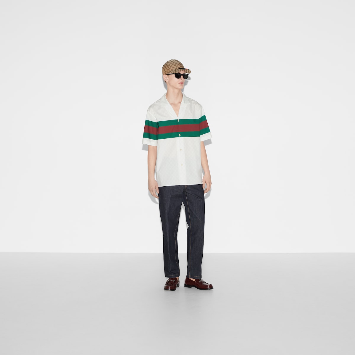 注目の新作♪【GUCCI】GGインサート付きウォッシュデニムシャツ GG cotton shirt with Web in white | GUCCI® US