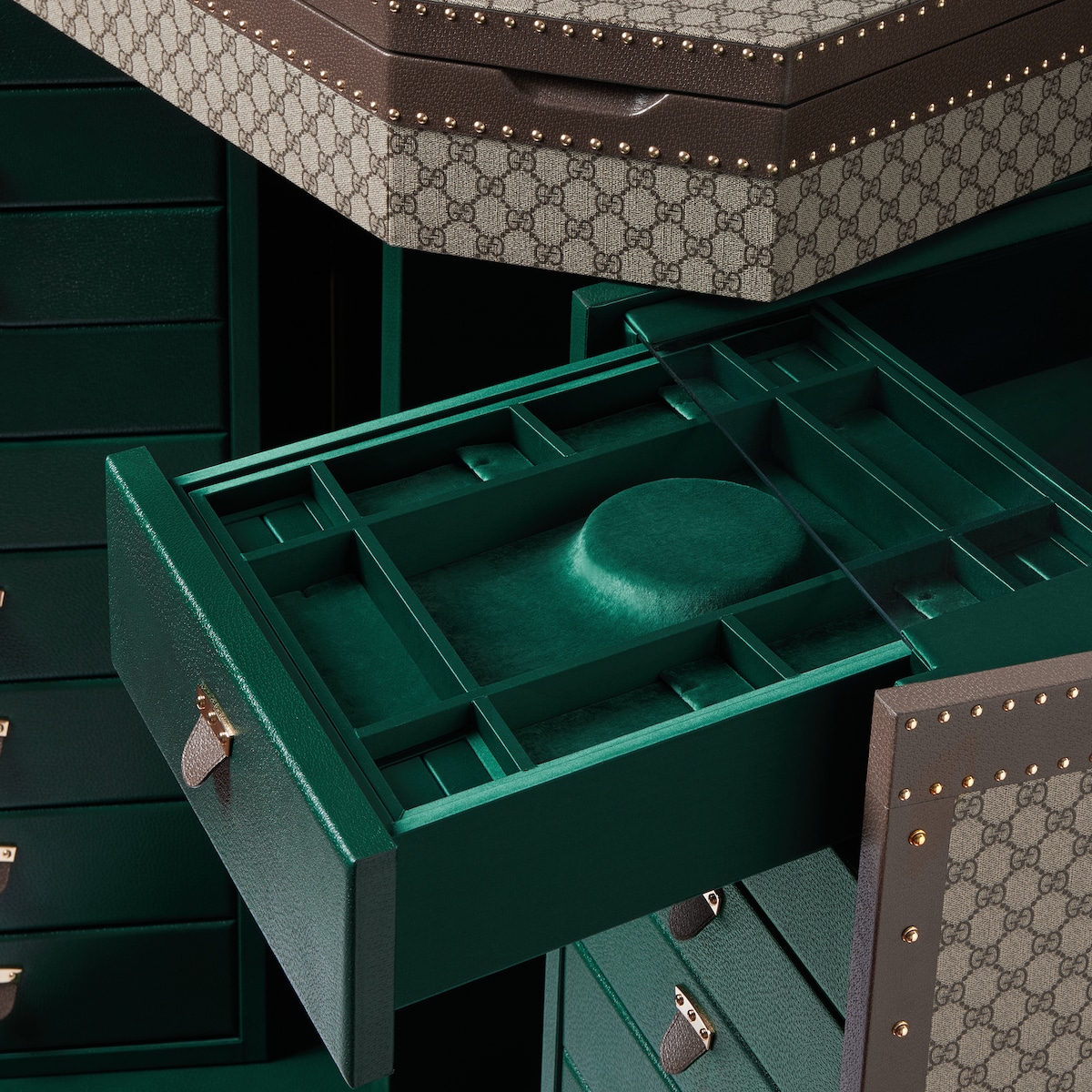 GG Supreme Jewelry Trunk in beige and ebony GG Supreme - thumbnail 7