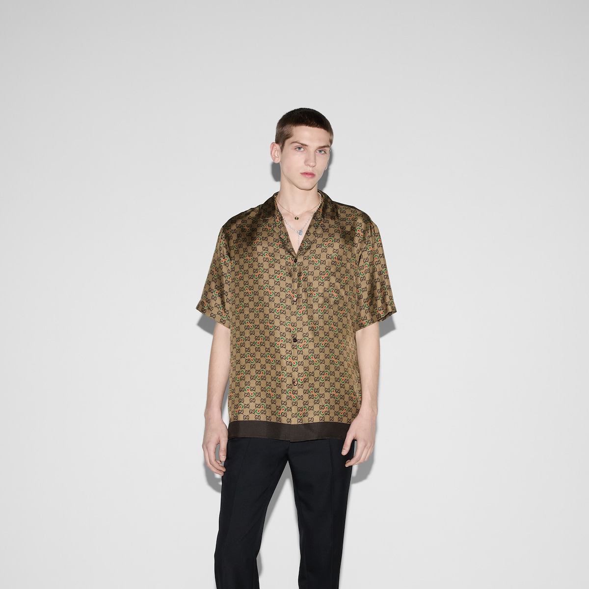 GG Horsebit print silk twill shirt in camel and ebony | GUCCI® SG