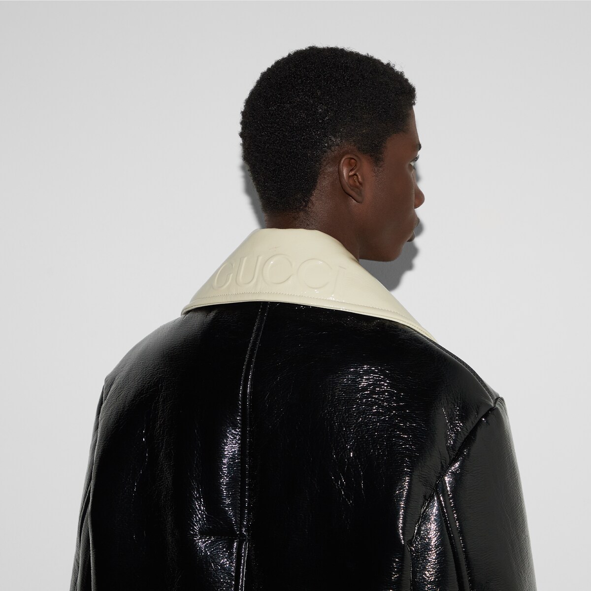 Lacquered wool coat in black | GUCCI® TR