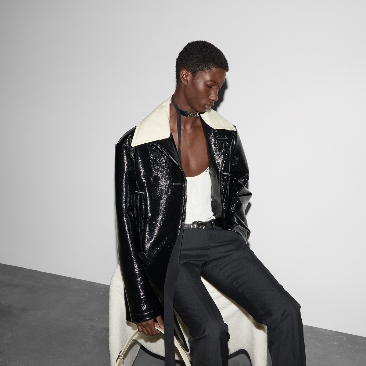 Lacquered wool coat in black | GUCCI® TR