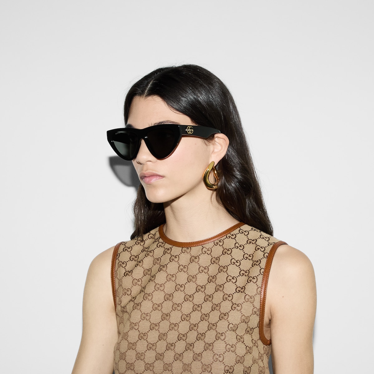 Geometric frame sunglasses in black acetate | GUCCI® US Geometric frame sunglasses in black acetate | GUCCI® US
