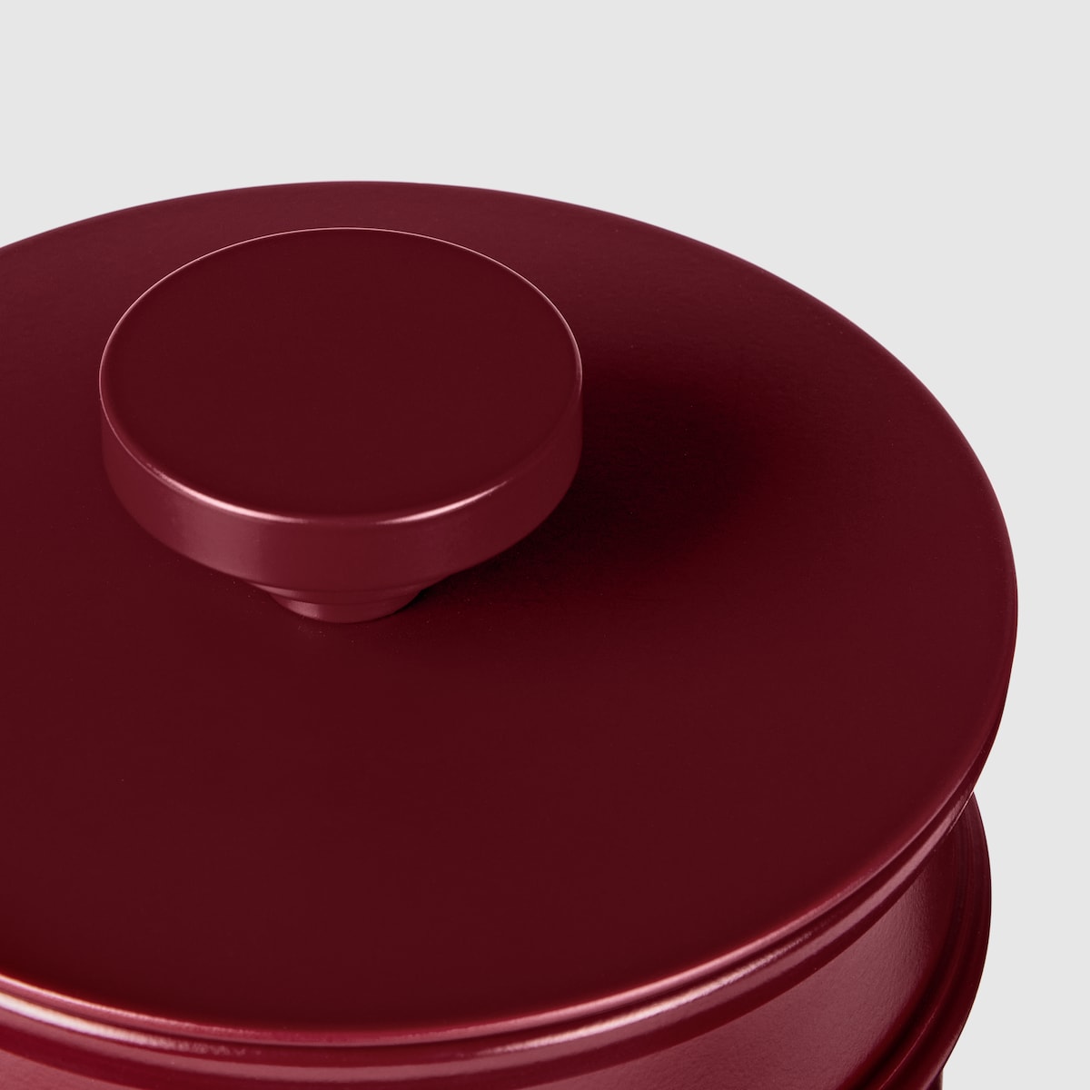 Velvet Patchouli, mini basket candle in Rosso Ancora red metal