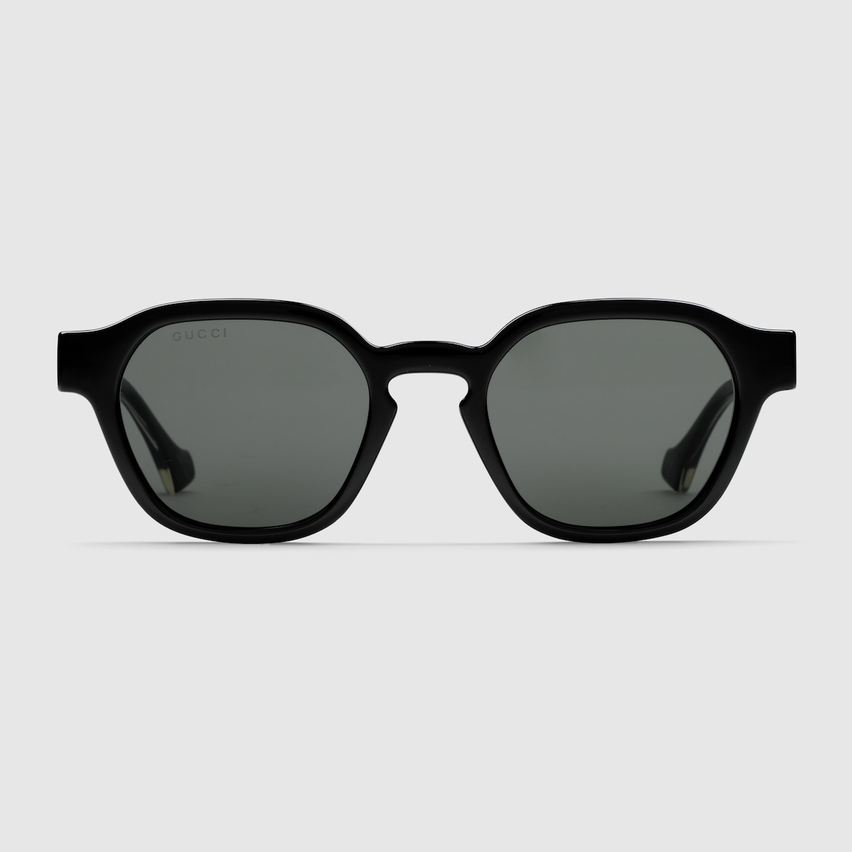 Oval frame sunglasses in black | GUCCI® US