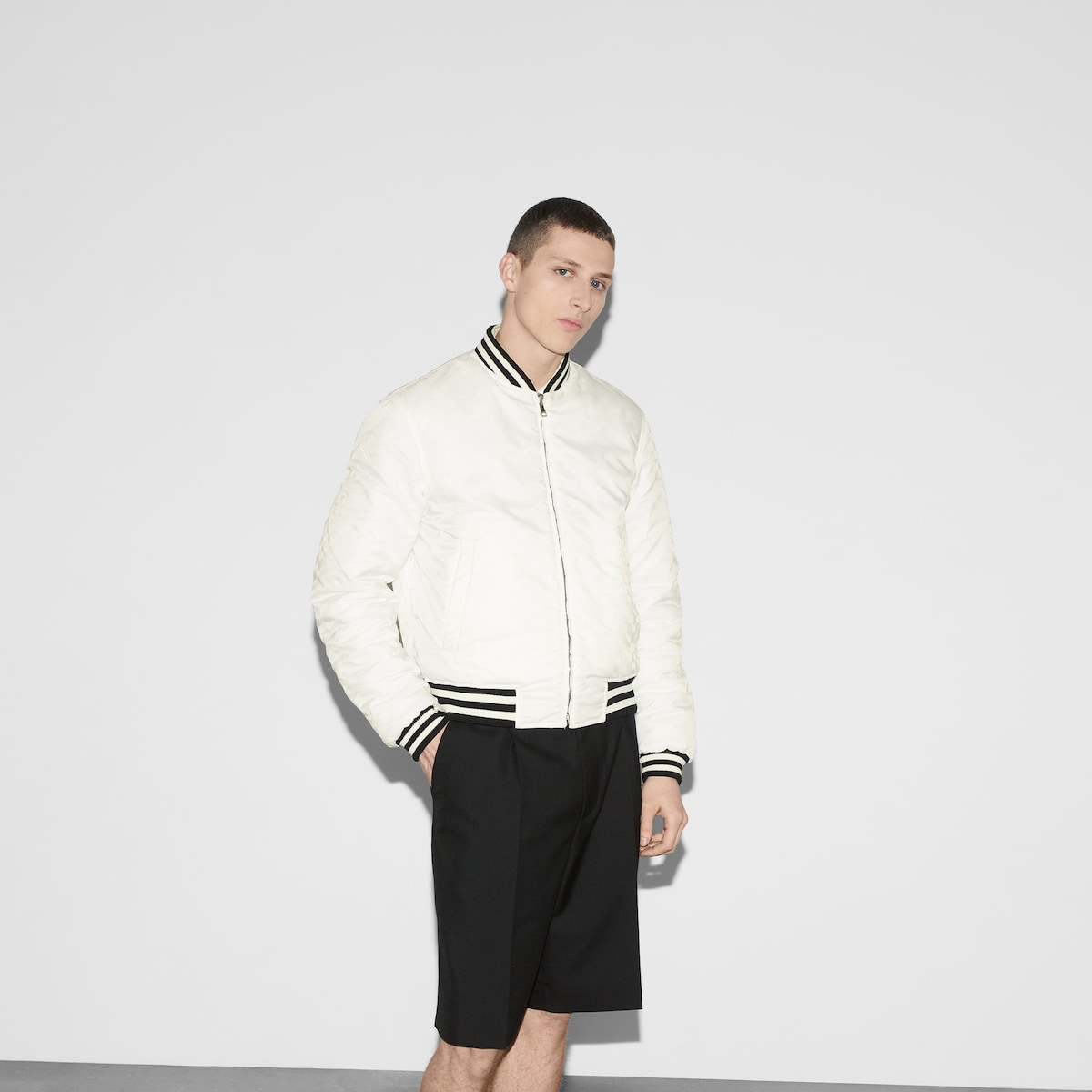 Chaqueta bomber reversible de nylon en negro | GUCCI® ES
