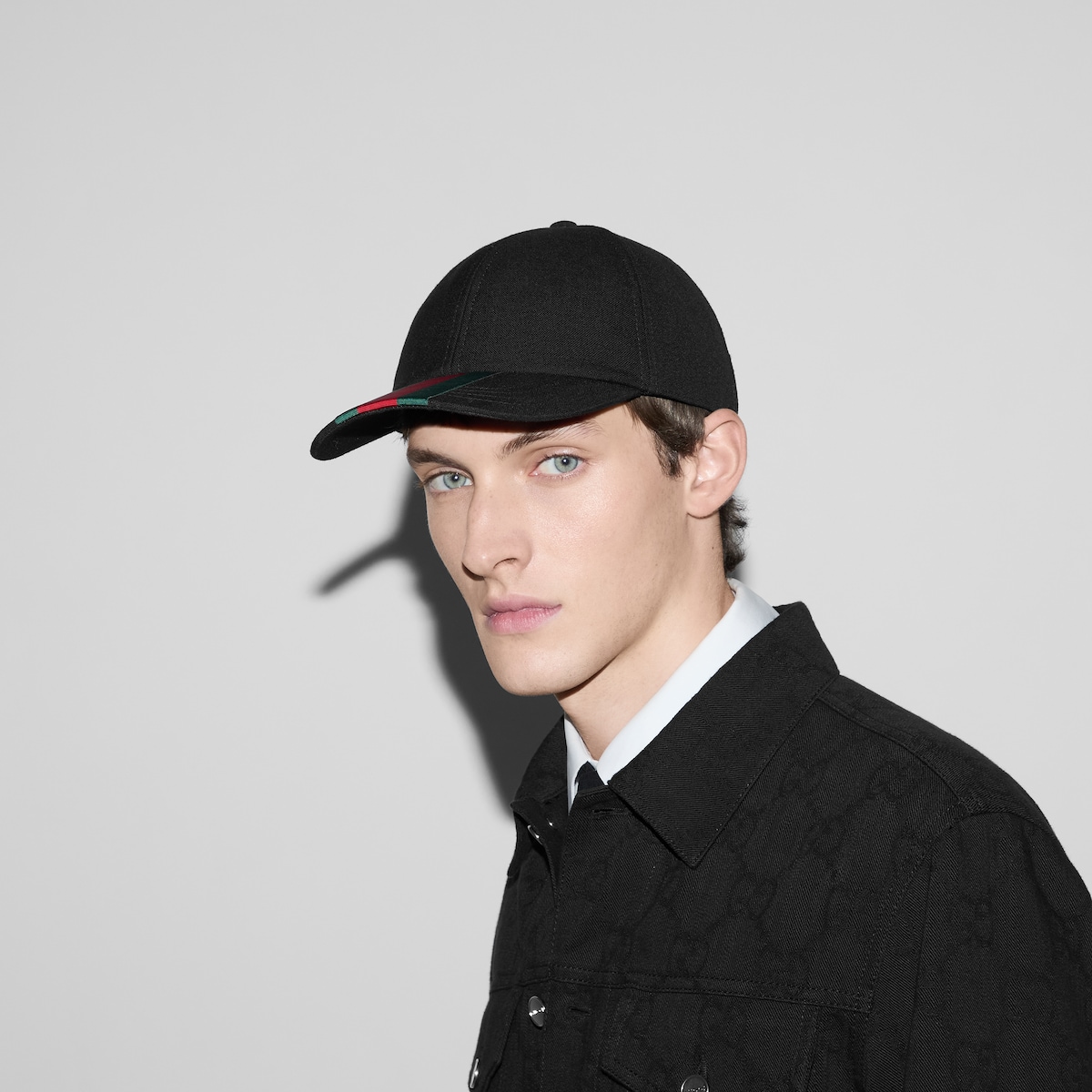 Casquette en toile avec bande Web en noir | GUCCI® FR Casquette en toile avec bande Web en noir | GUCCI® FR