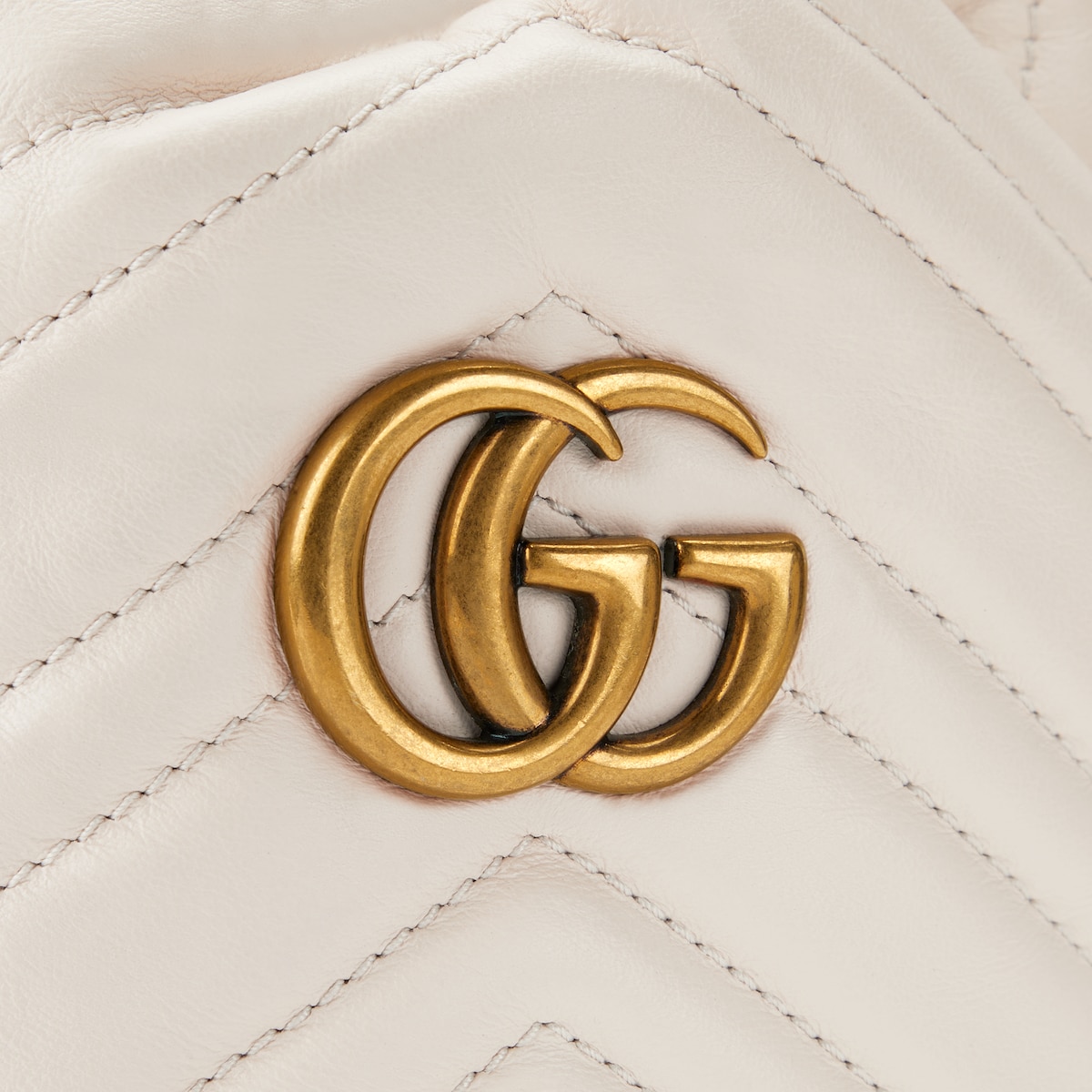 Gg marmont matelassé mini bag white best sale