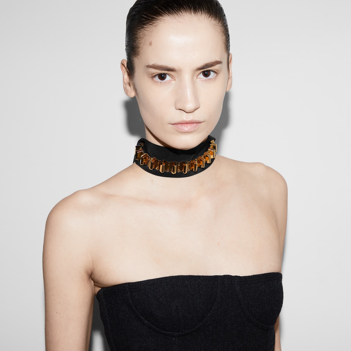 【初売り】 oro color metallo in geometriche borchie con choker Collana giallo Italia  GUCCI® | 小物