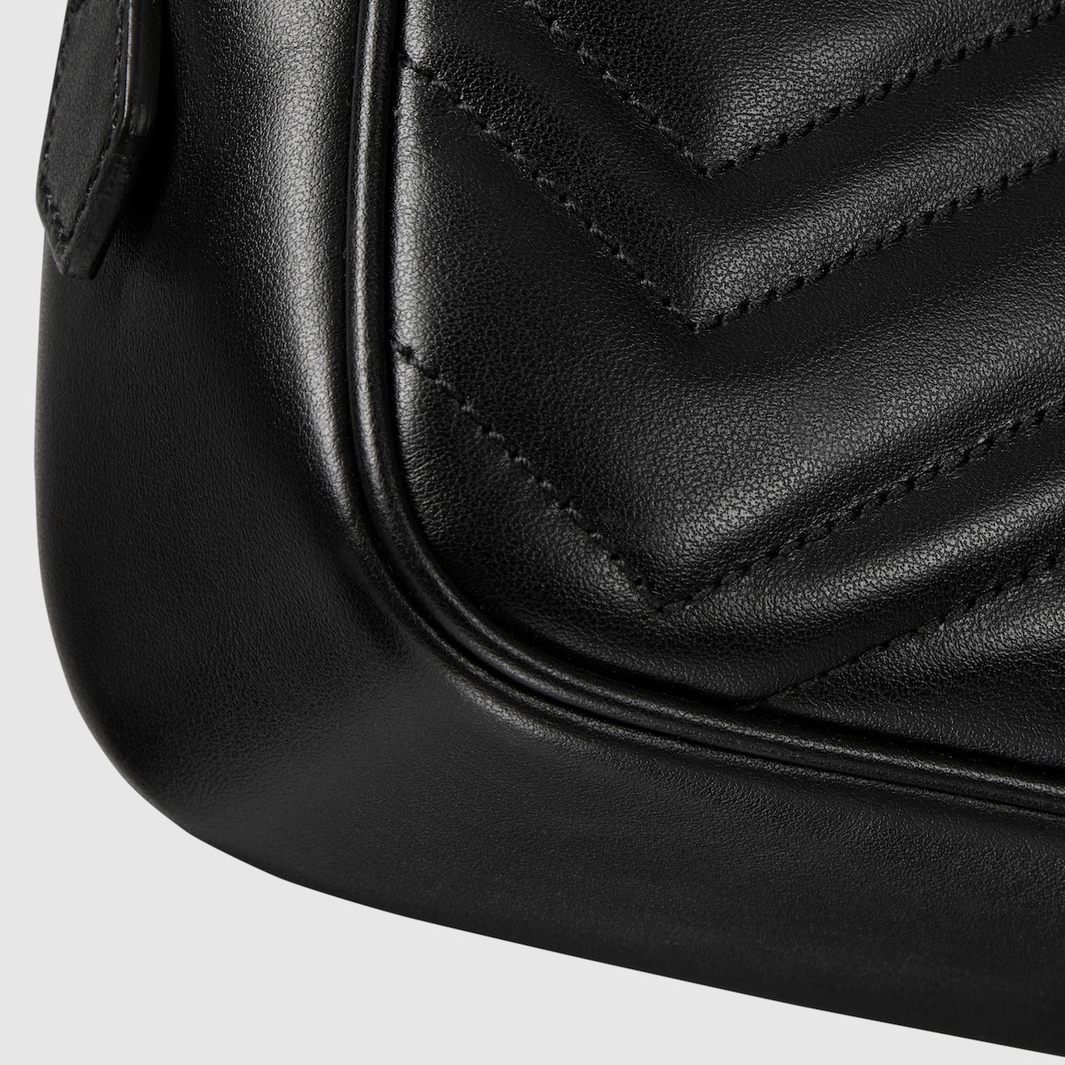 GUCCI GG Marmont Mini Calfskin Matelasse Crossbody Bag Black