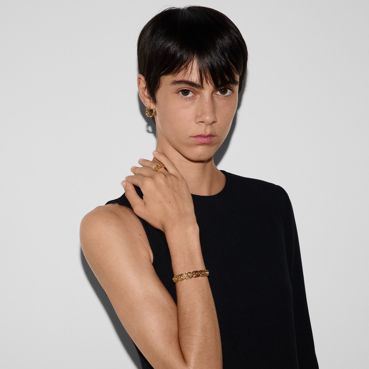 25SS GUCCI GG Marmont interlinking cuff bracelet カフ GG Marmont interlinking cuff bracelet in yellow gold-toned