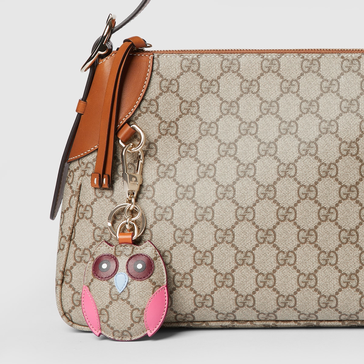 Owl-shaped bag charm in beige and dark brown canvas - thumbnail 5