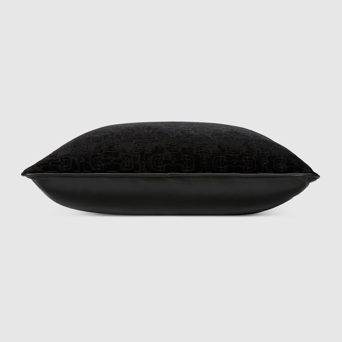 Horsebit velvet jacquard cushion in black | GUCCI® US