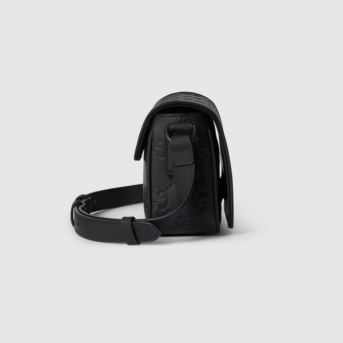 ショルダーバッグ Gucci Gg Rubberized Leather Crossbody Bag Rubber-effect mini messenger bag in black leather | GUCCI® US