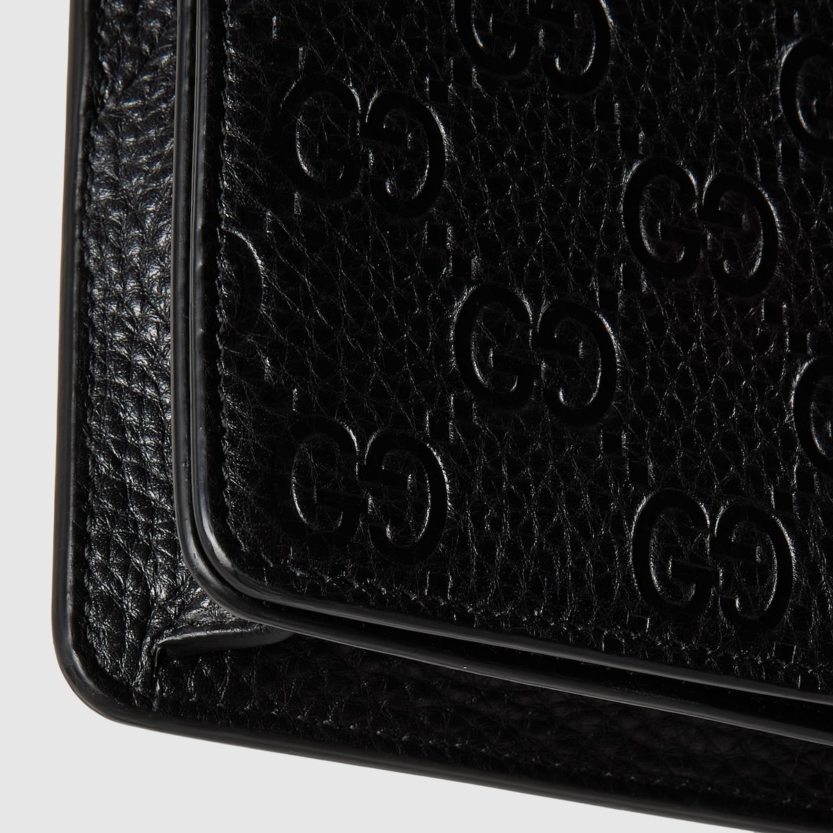 GG Emblem wallet on chain in black leather | GUCCI® US