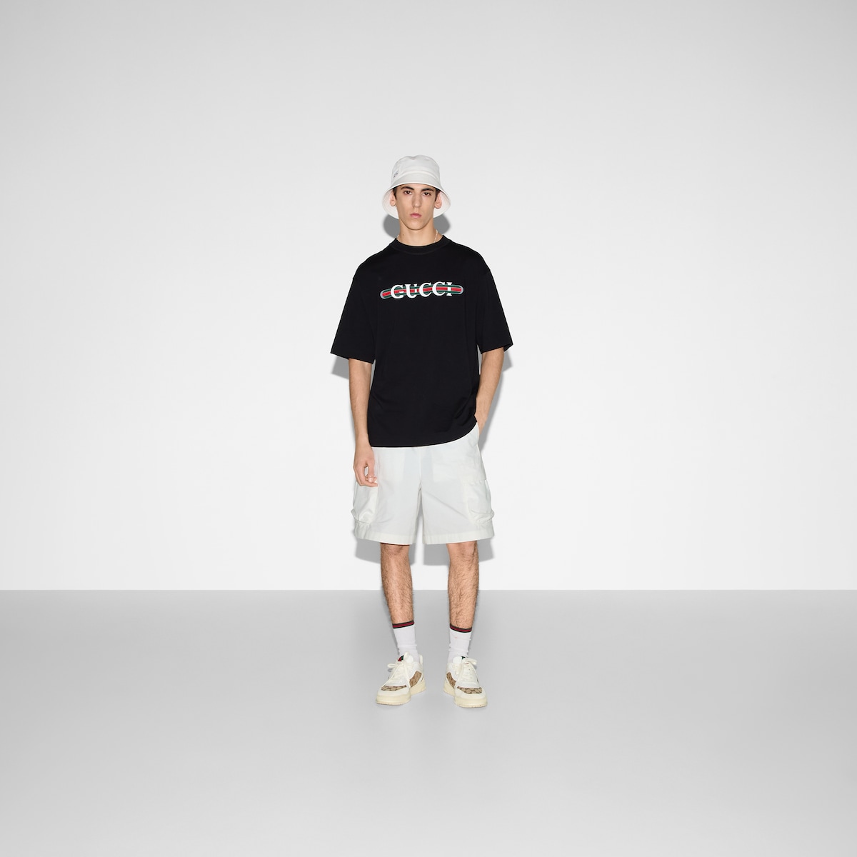 コットンジャージー プリント Tシャツ ・ブラック | GUCCI公式