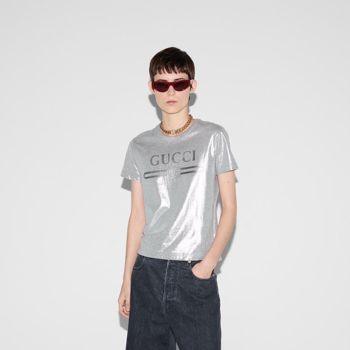 正規店買付【GUCCI】ロゴラミネート コットン シルバー Tシャツ プリント ラミネート コットン Tシャツ ・グレー＆シルバー