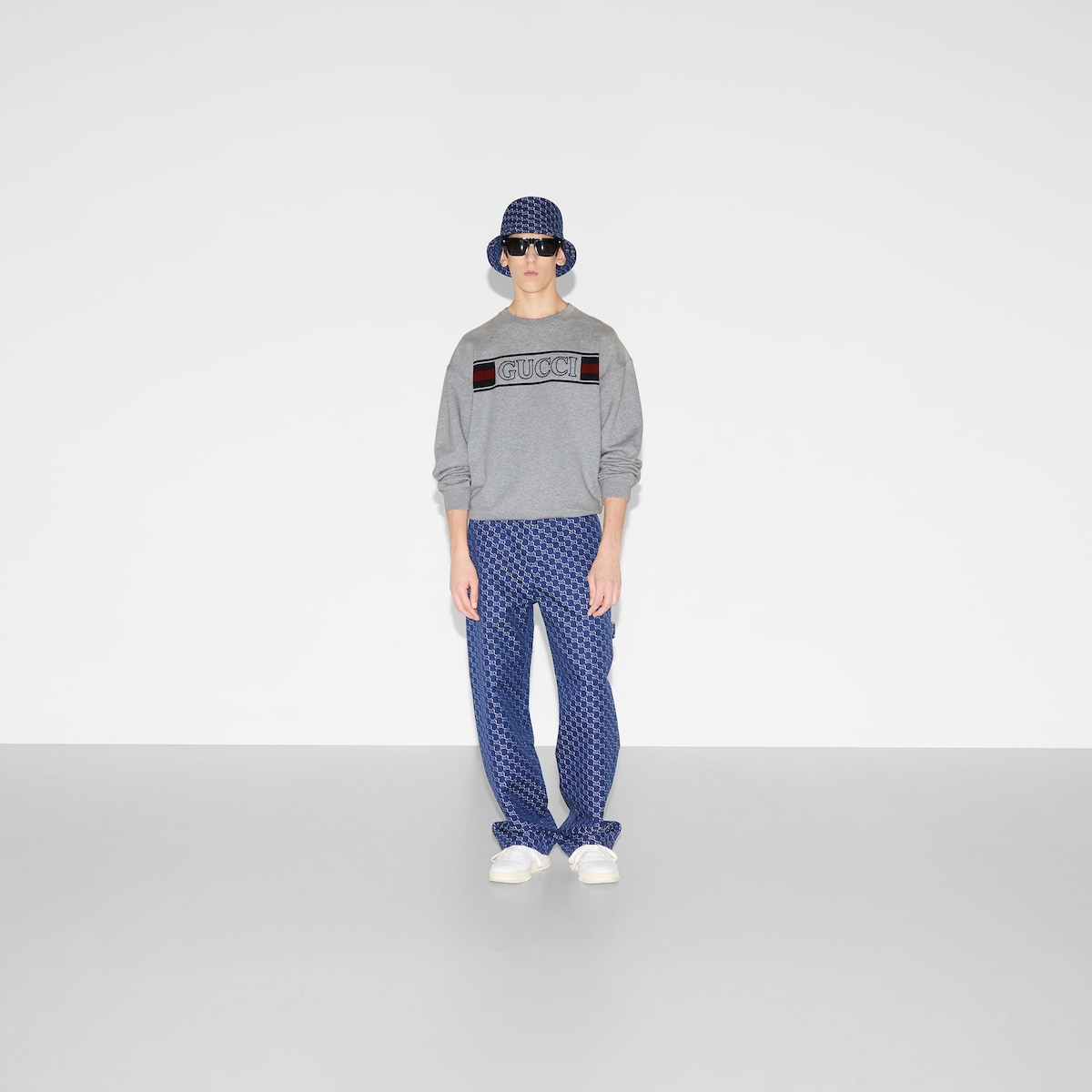 Cotton jersey sweatshirt with embroidery