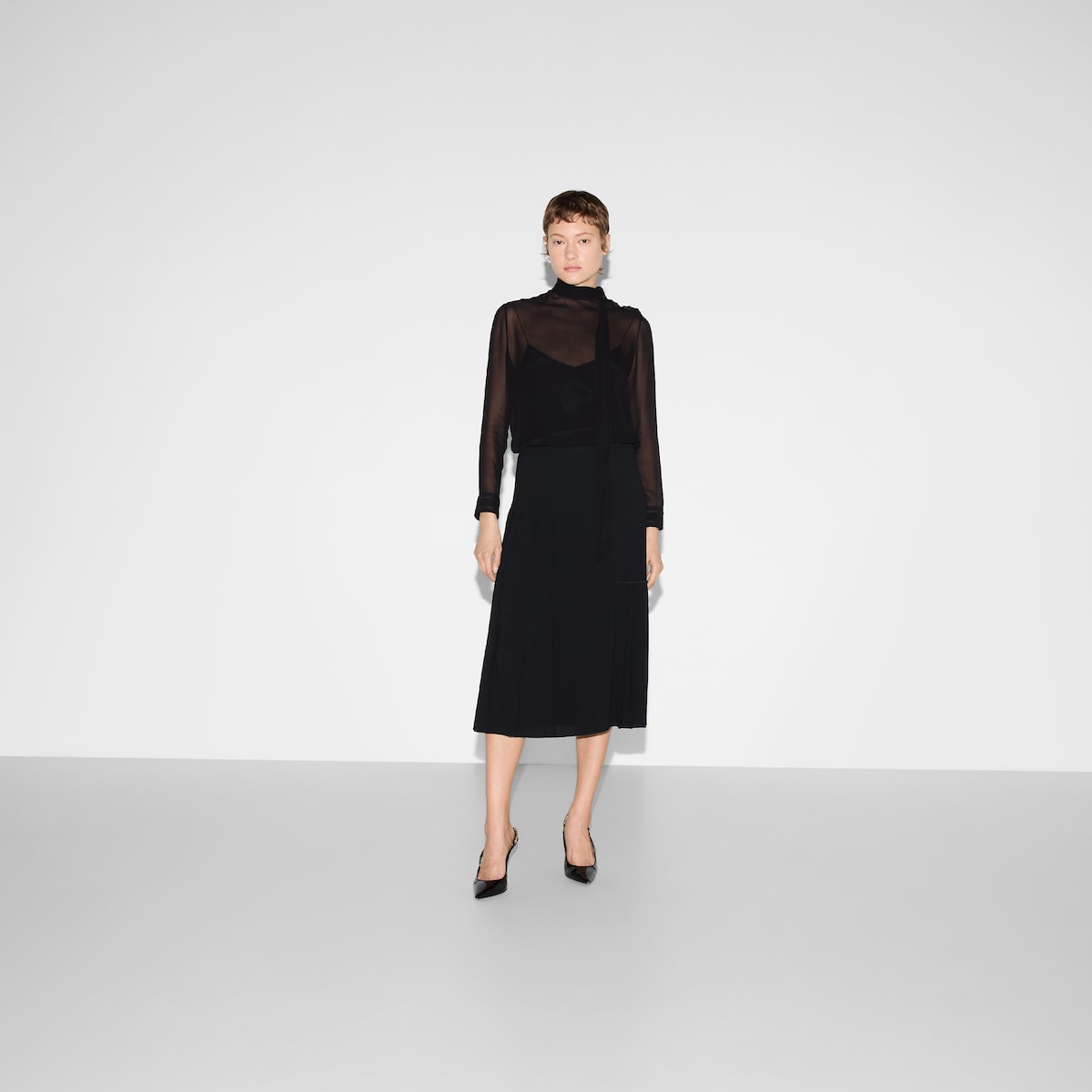 スカート GUCCI Women Skirts 811380ZACKN Black Gucci High Waisted Black Vinyl Midi Skirt - Runway Catalog