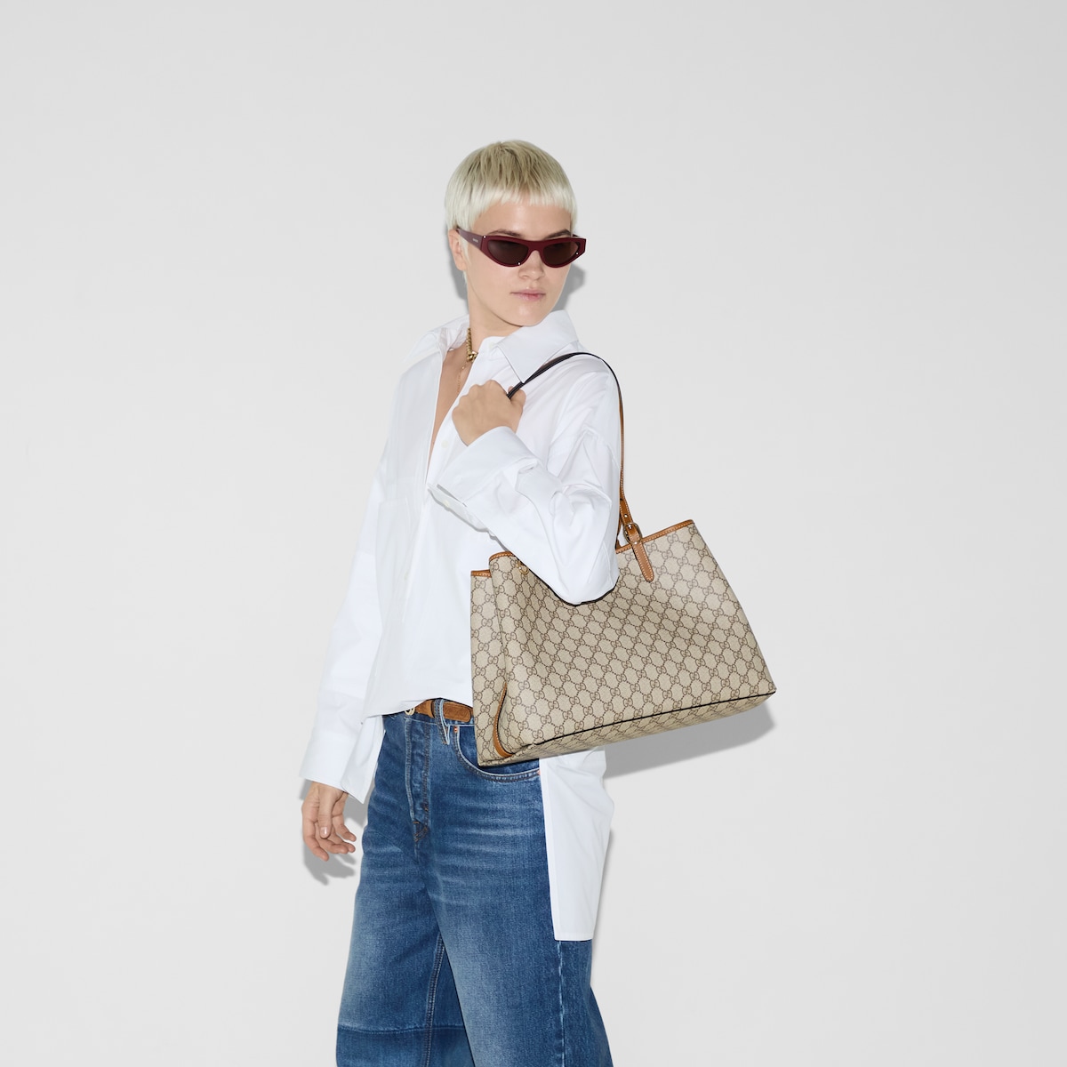 GG Emblem large tote bag in beige and brown GG fabric - thumbnail 4