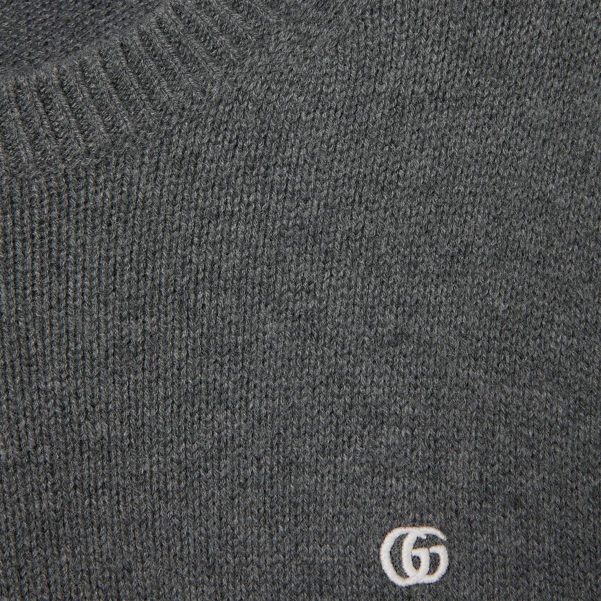 【ゆき】グッチチルドレン　ロゴカシミヤニット グッチ キッズ〔チルドレンズ〕GUCCI ロゴ スウェットシャツ